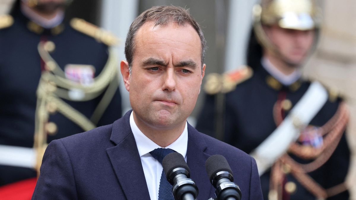 Macron jmenoval do funkce šéfa vlády znovu Sébastiena Lecornua